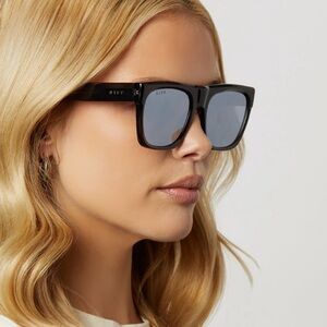 NEW!  DIFF EASTON: Black Smoke Crystal Grey Mirror Sunglasses